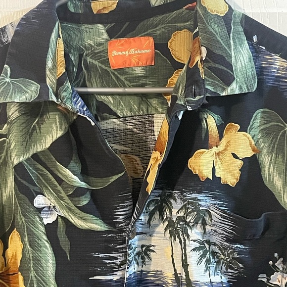 Tommy Bahama Black and Yellow Floral Shirt 100% silk - Picture 3 of 8